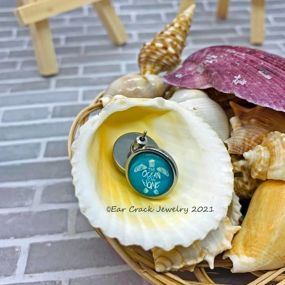 Hand Crafted 12 mm Sea Turtle stud earrings - Picture 3 of 7